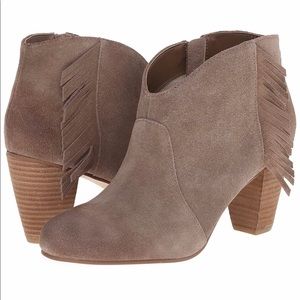 Tahari Camila Taupe Suede Ankle Boot w/ Fringe 6.5